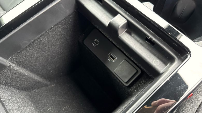 Land Rover Range Rover Evoque 2.0 P250 R-Dynamic SE 5dr Auto Petrol Hatchback